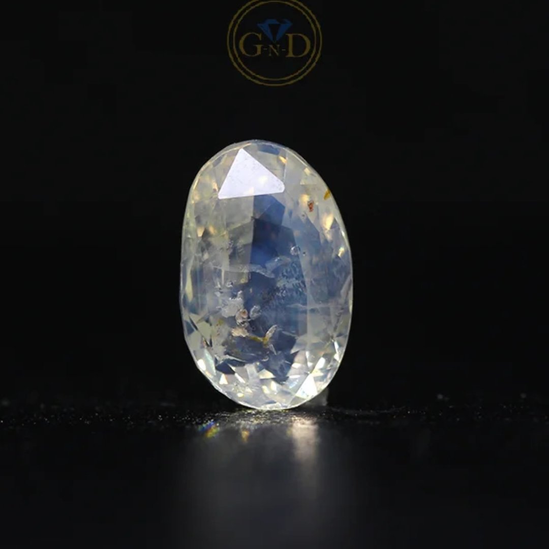 White Sapphire – 4.56 Carat ( 5.01 Ratti )