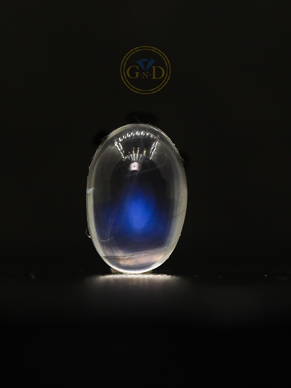 Rainbow Moonstone - 6.47 Ct. ( 7.11 Ratti )